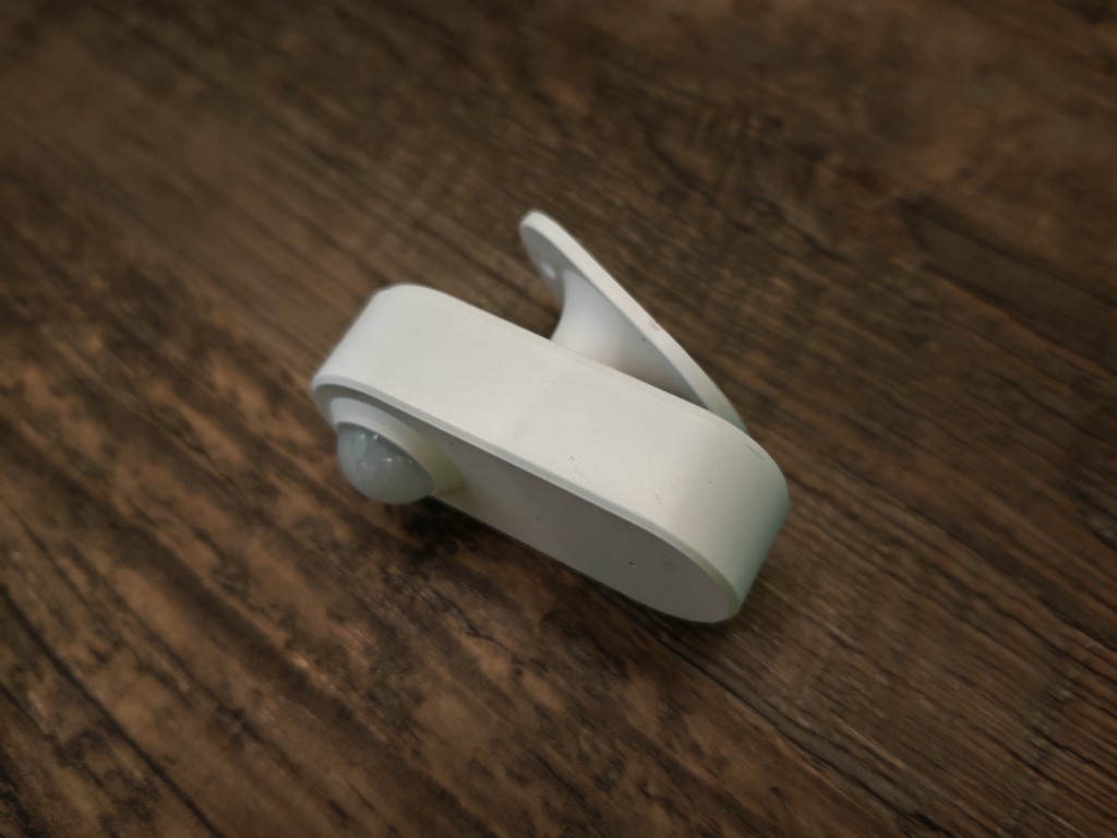 Vorderansicht des Tuya ZG-204ZM